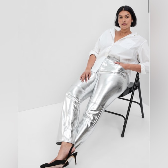 High Rise Vegan Leather Cheeky Straight Pants - Picture 3 of 6